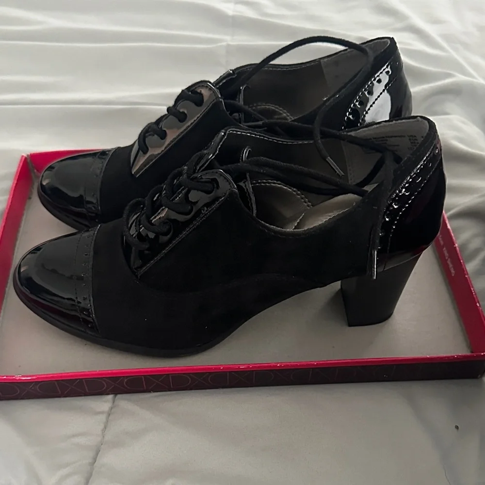 Dexflex Comfort Black Glossy Lace-Up heels - Picture 2 of 7